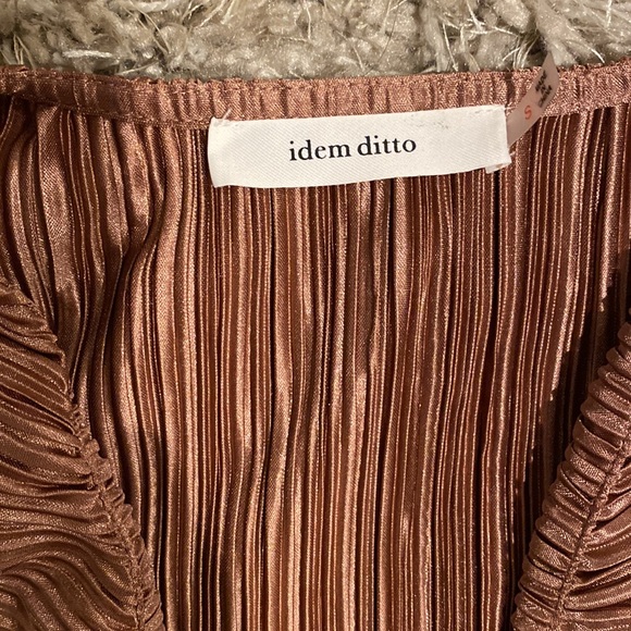 Idem Ditto- Long Sleeve Crop Top With Pull Tie - Picture 7 of 8